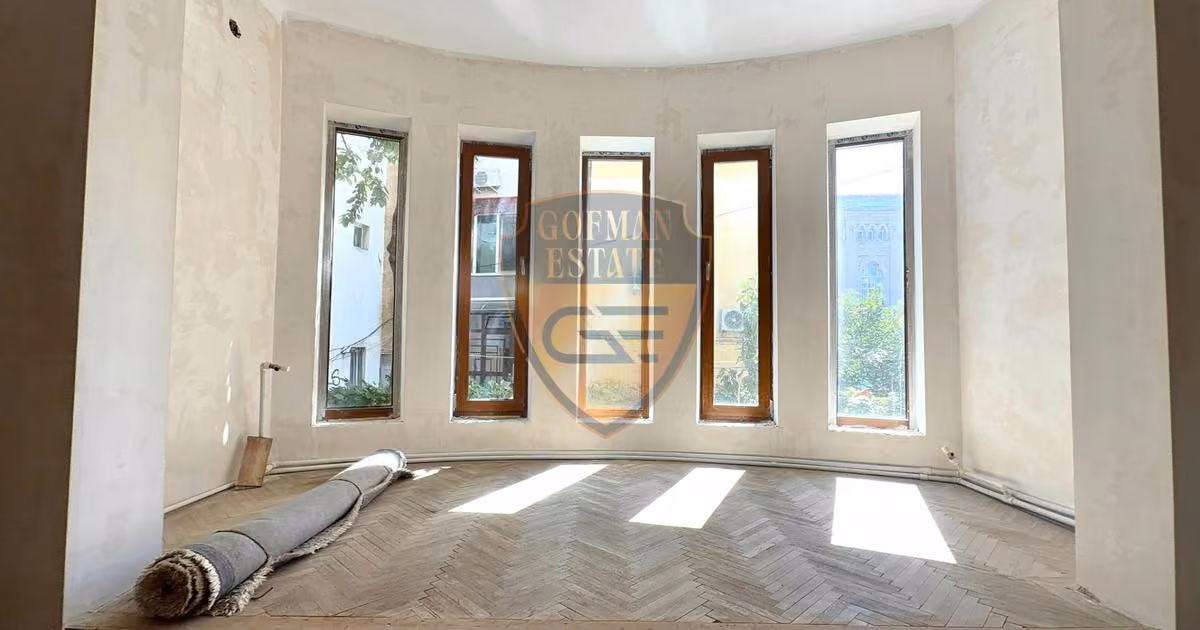 Apartament de vânzare cu 4 camere în zona Peninsula, Constanța