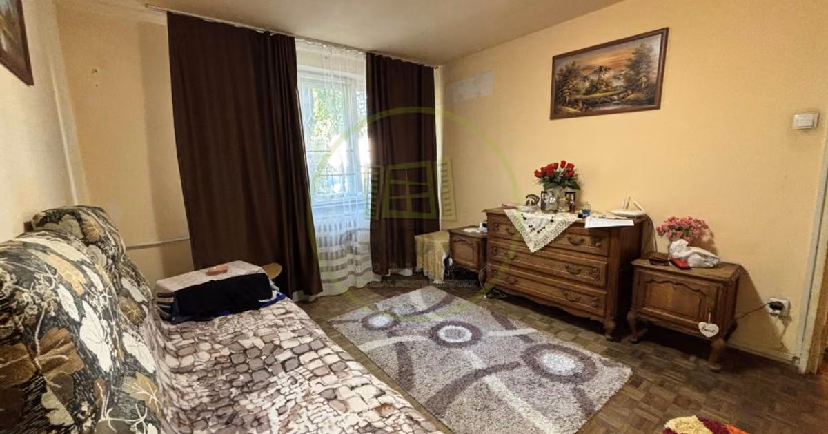 Apartament de vânzare cu 3 camere, mobilat în zona Rovine, Craiova