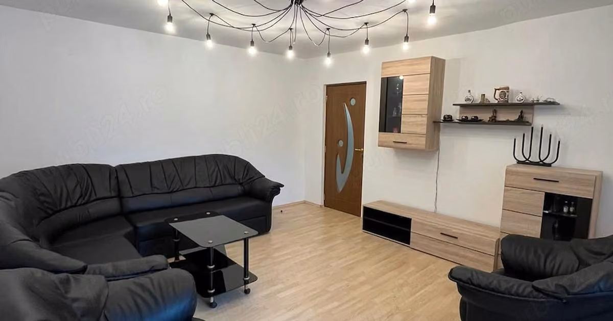 Apartament de vânzare cu 4 camere, mobilat în Câmpia Turzii