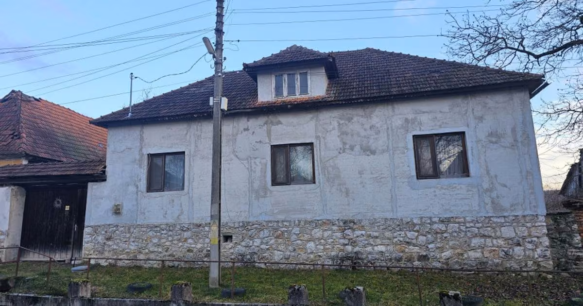 Casă individuală de vânzare cu 4 camere în Vărzarii de Jos