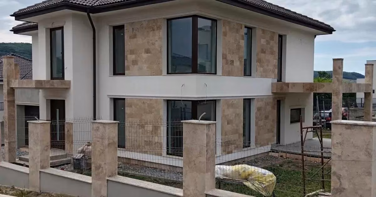 Casă individuală de vânzare cu 4 camere în Chinteni