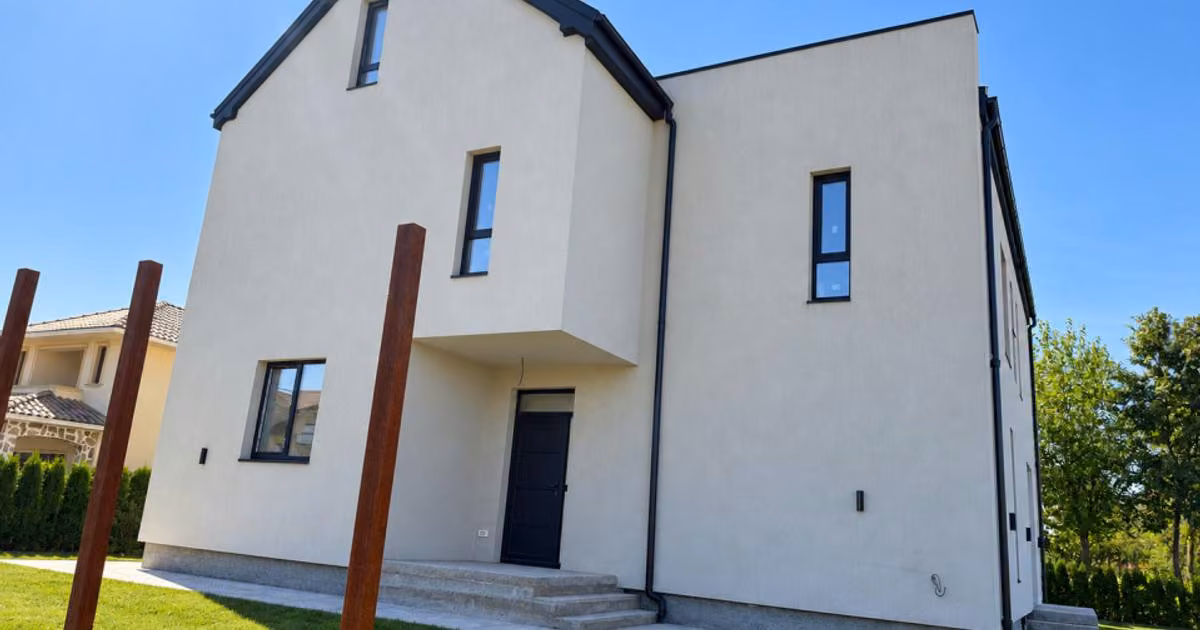 Casă individuală de vânzare cu 7 camere în Corbeanca