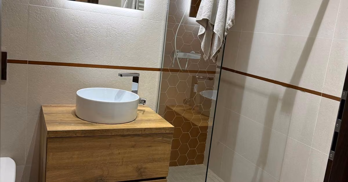 Apartament de vânzare cu 3 camere în zona Uverturii, Sector 6