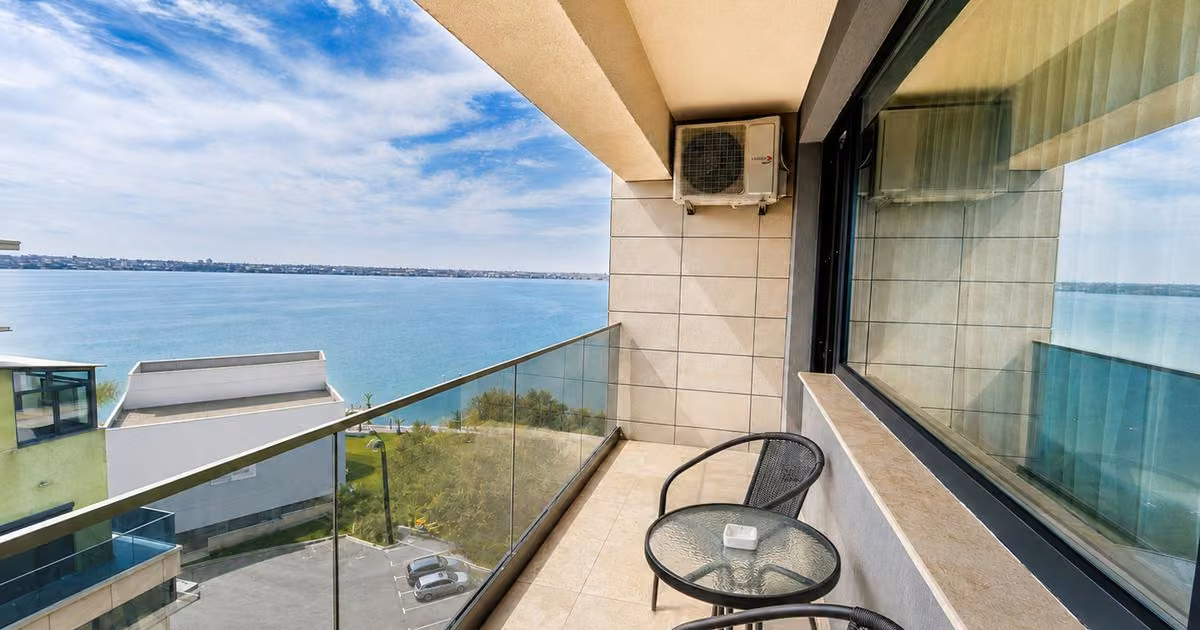 Apartament de vânzare cu 2 camere, mobilat în Mamaia