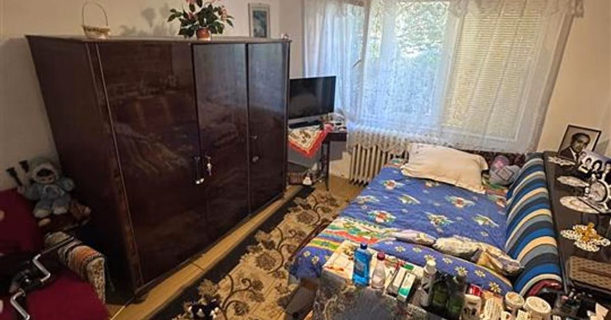 Apartament de vânzare cu 3 camere în zona Podu Roș, Iași
