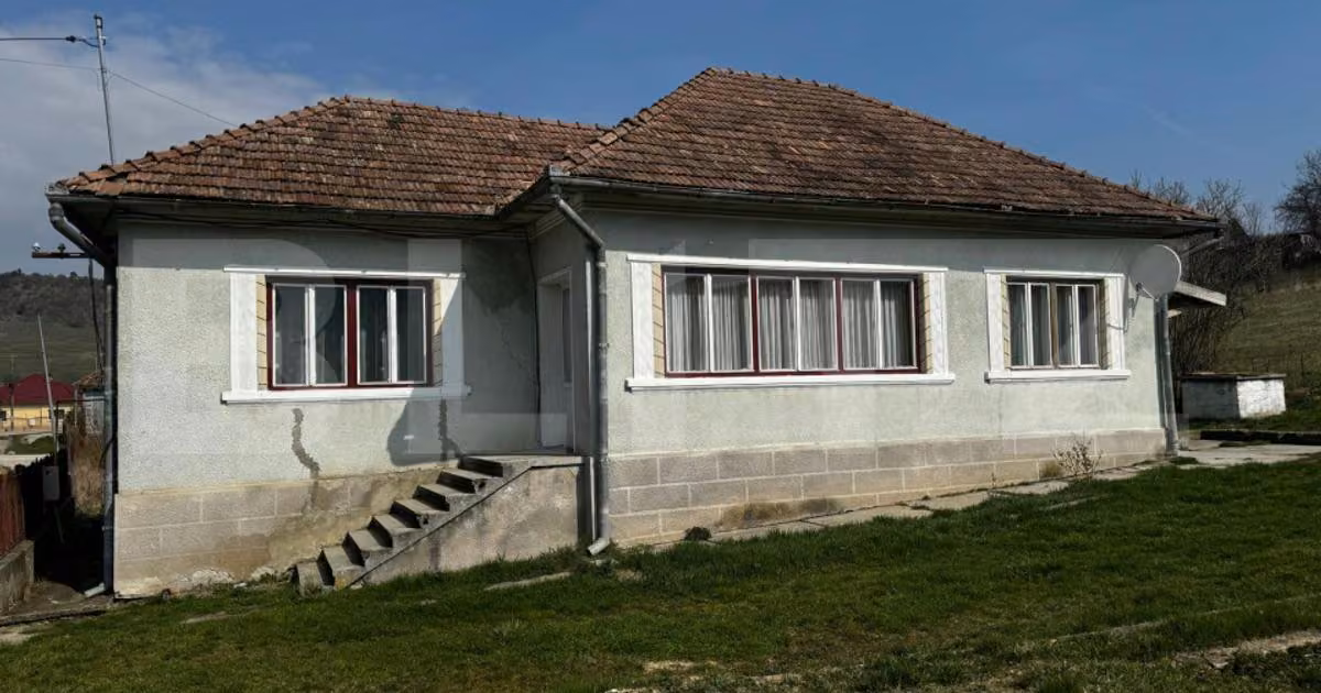 Casă individuală de vânzare cu 3 camere, mobilată în Dej