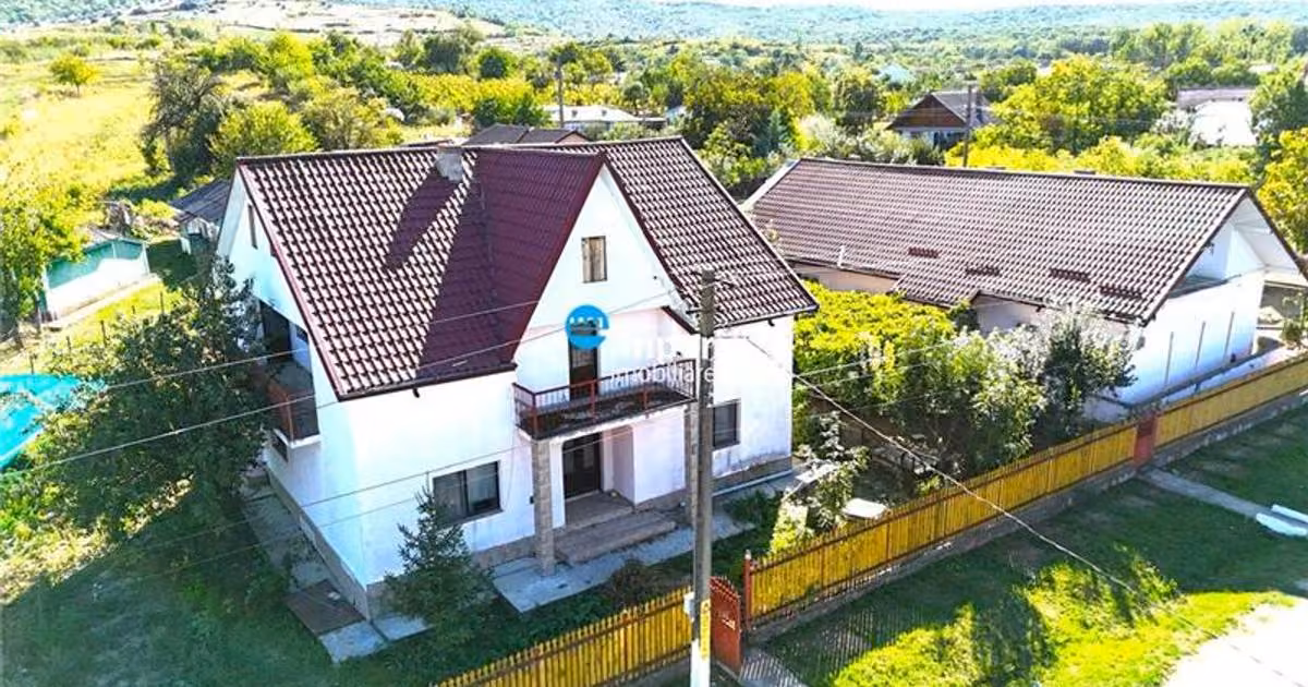 Casă individuală de vânzare cu 5 camere în Horlești