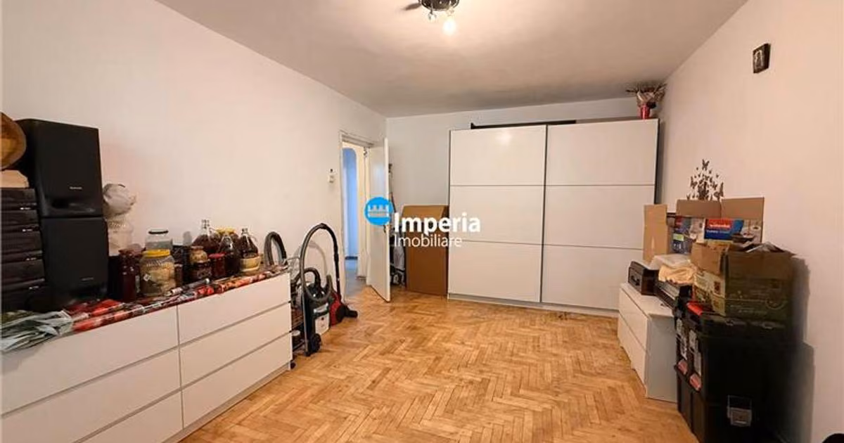 Apartament de vânzare cu 3 camere în zona Galata, Iași