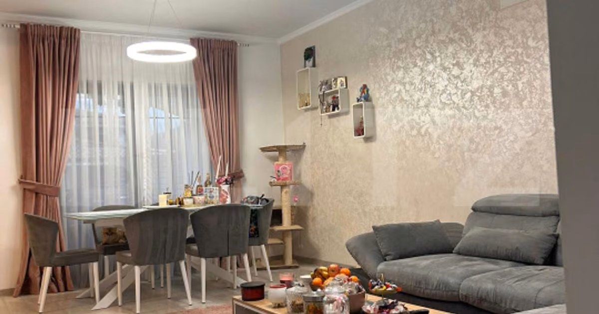 Duplex de vânzare cu 5 camere, mobilat în Dumbrăvița