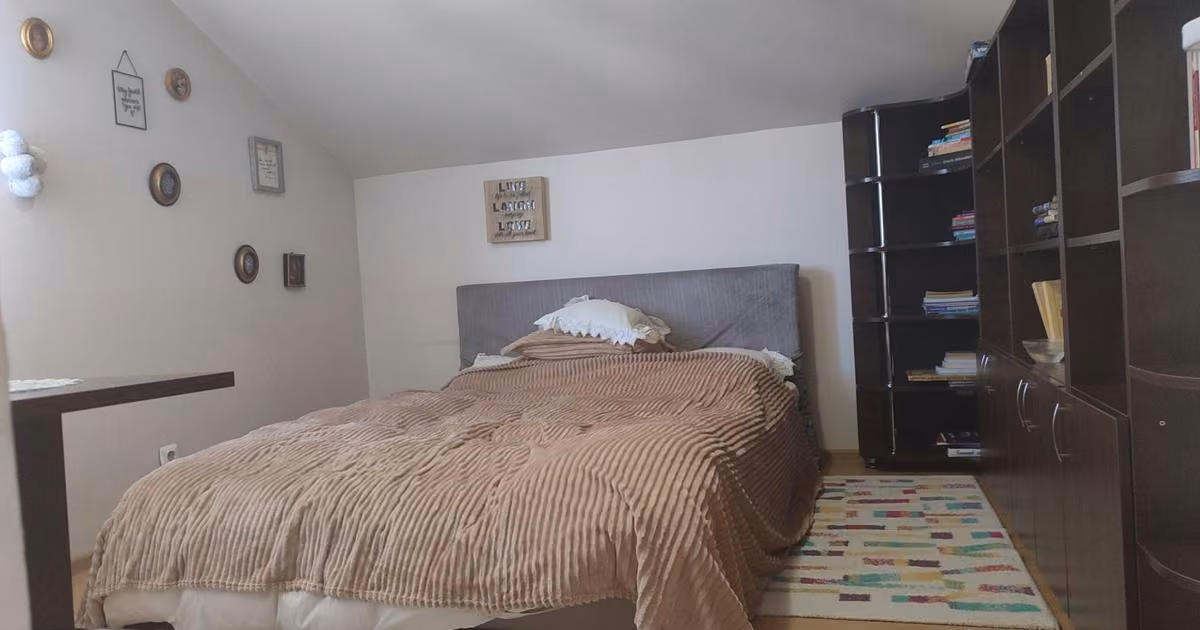 Casă de vânzare cu 5 camere în zona Tătărași, Iași