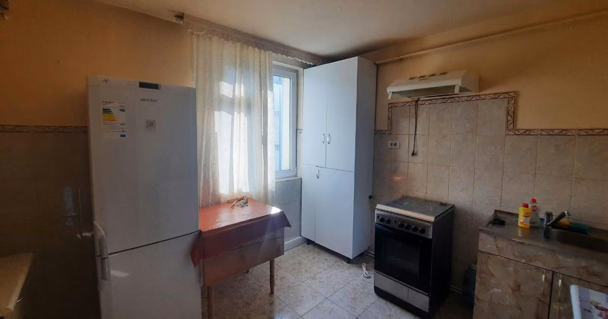 Apartament de vânzare cu 3 camere, mobilat în zona Dărmănești, Piatra-Neamț