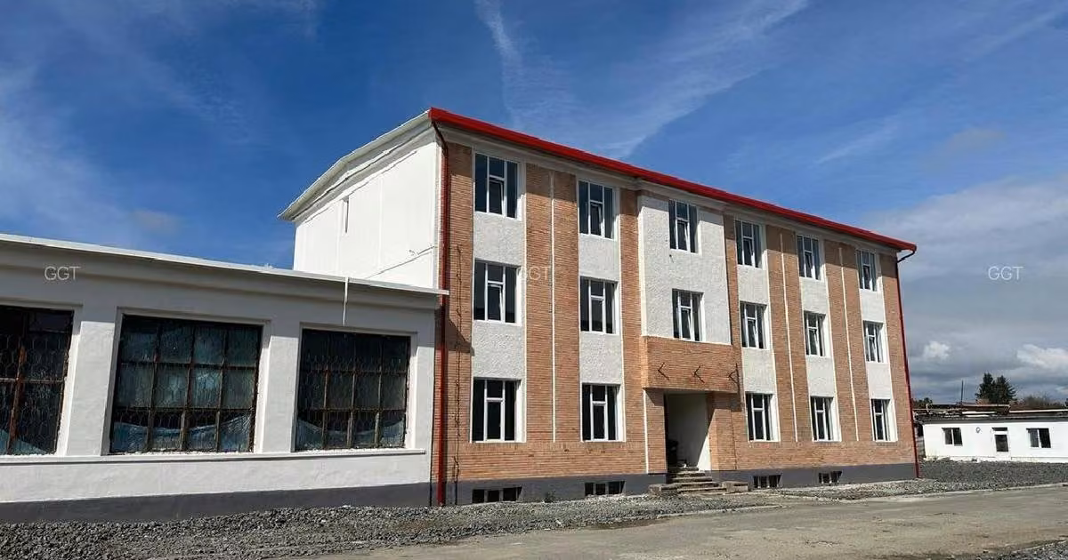 Spațiu industrial de vânzare 1464 mp în Mârșa