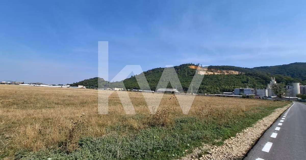Teren agricol intravilan de vânzare de 2000 mp, în zona Bartolomeu, Brașov