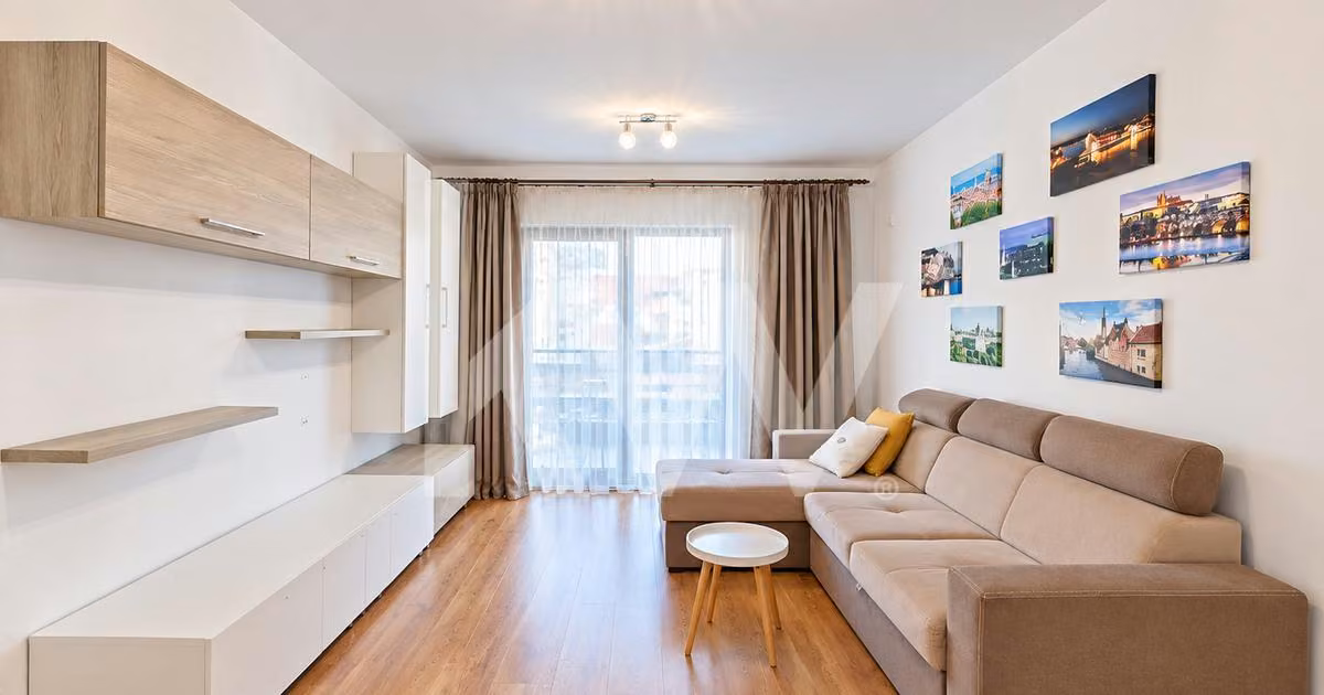 Apartament de vânzare cu 3 camere, mobilat în Sânpetru