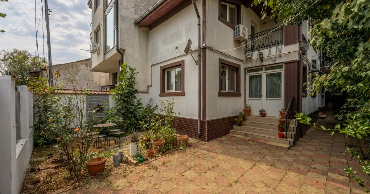 Casă de vânzare cu 5 camere în zona Bucureștii Noi, Sector 1