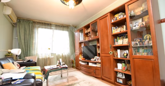 Apartament Titan