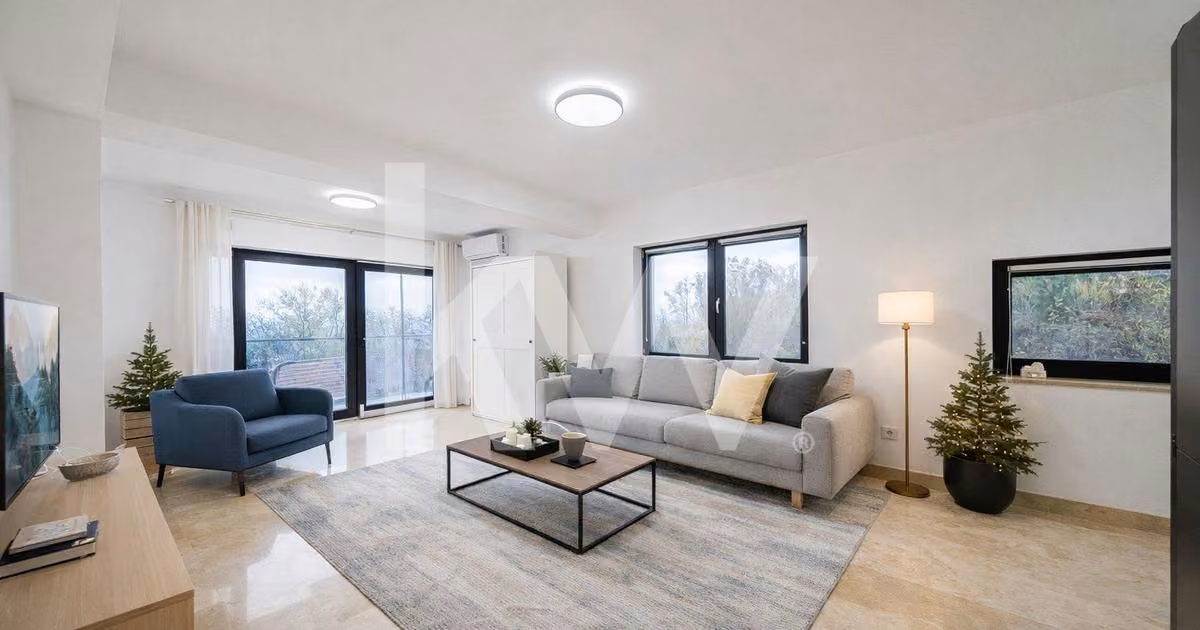 Apartament de vânzare cu 2 camere, mobilat în zona Sud-Est, Brașov