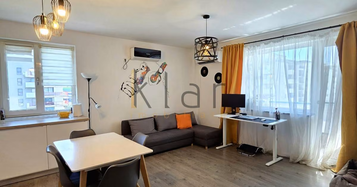 Apartament de vânzare cu 3 camere, mobilat în Florești