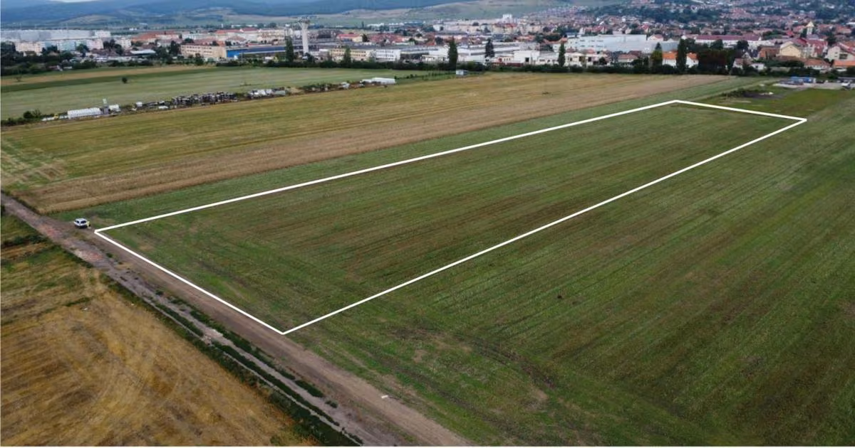 Teren Construcții intravilan de vânzare de 13667 mp, în Codlea