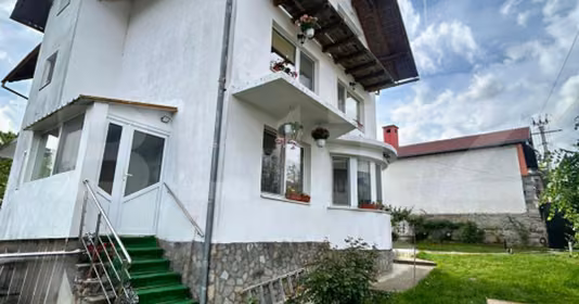 Casă Zărnești