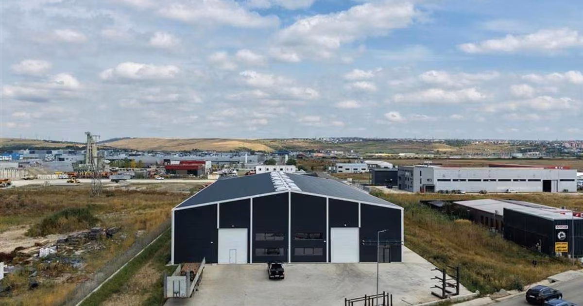 Spațiu industrial de vânzare de 2,300 mp, în zona Exterior Vest, Iași