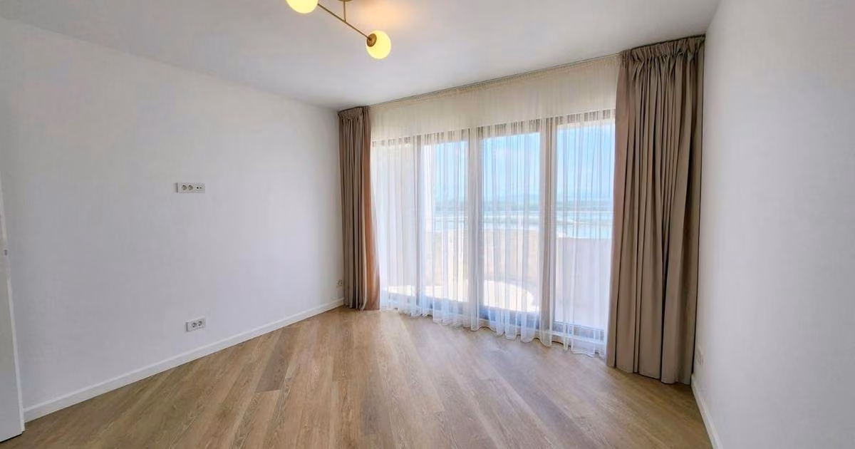 Apartament de vânzare cu 3 camere în zona Faleză, Galați