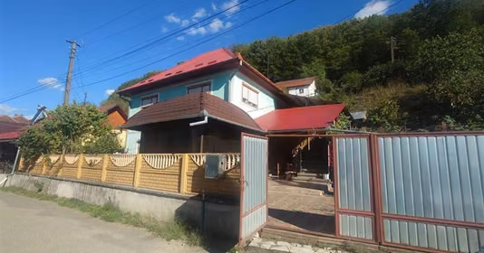 Casă Crișcior