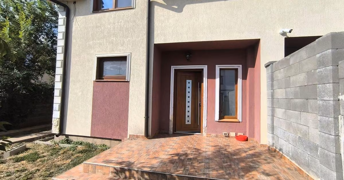 Duplex de vânzare cu 4 camere, mobilat în Dumbrăvița