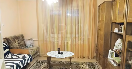 Casă Velența