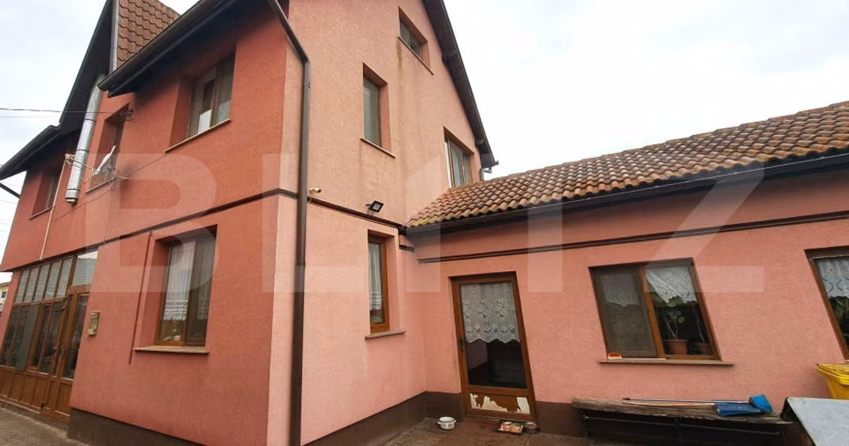 Casă individuală de vânzare cu 5 camere, mobilată în Hărman