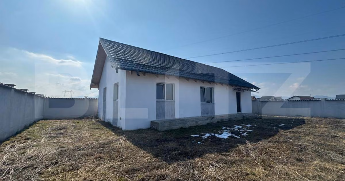 Casă individuală de vânzare cu 3 camere în Tărlungeni