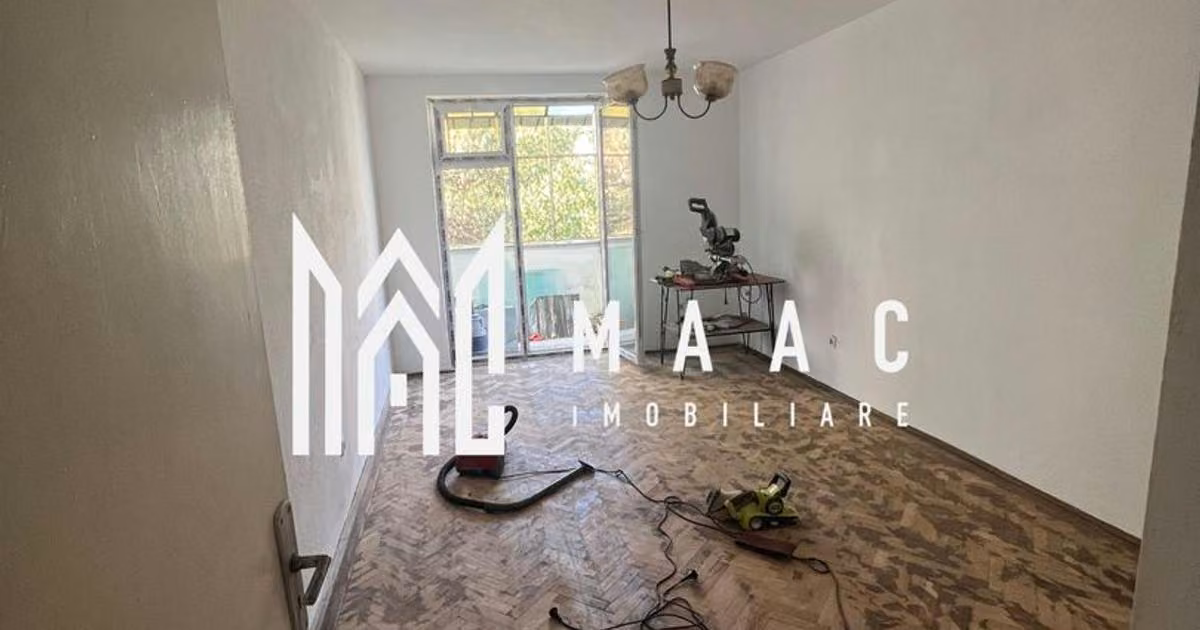 Apartament de vânzare cu 4 camere în zona Nord, Râmnicu Vâlcea