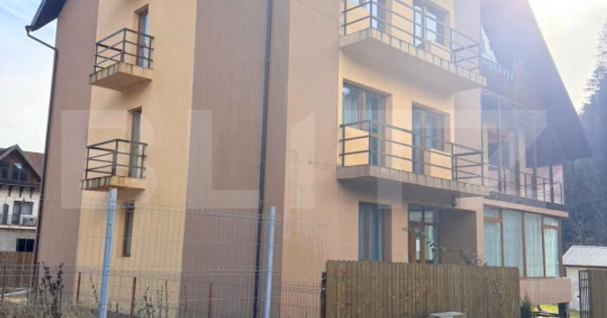 Casă individuală de vânzare cu 15 camere, mobilată în Predeal
