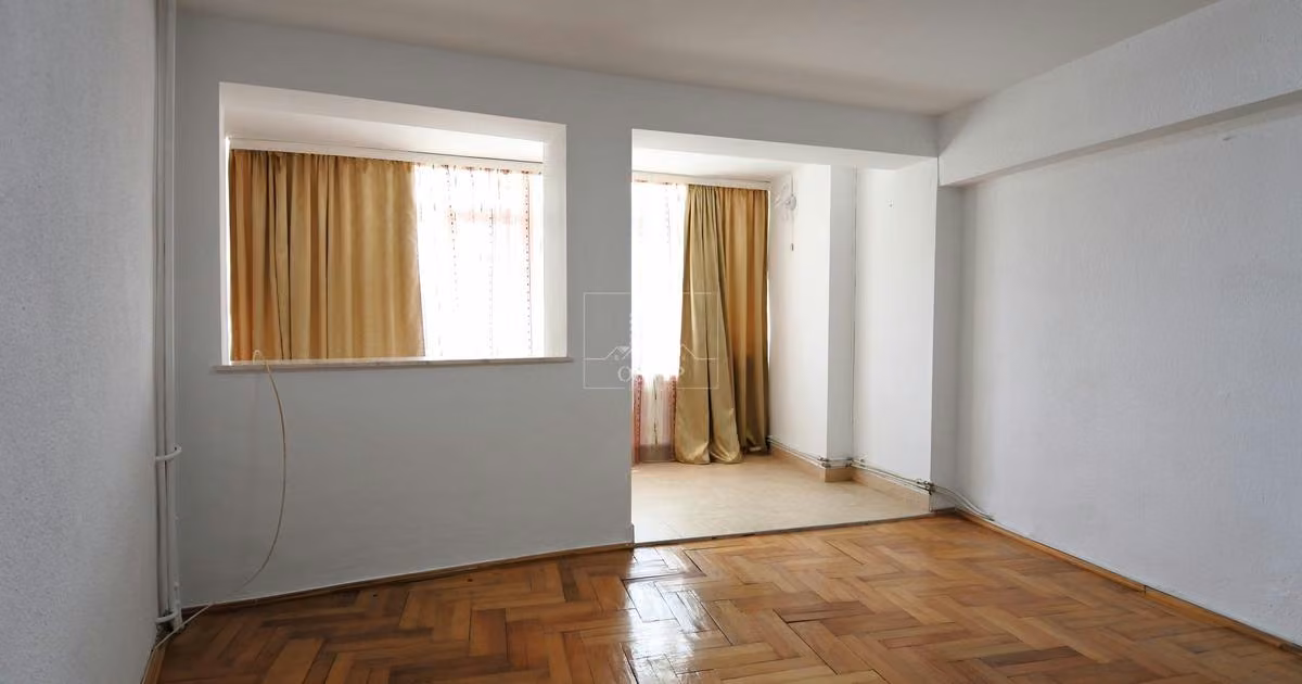 Apartament de vânzare cu 3 camere, mobilat în zona Energiei, Bacău