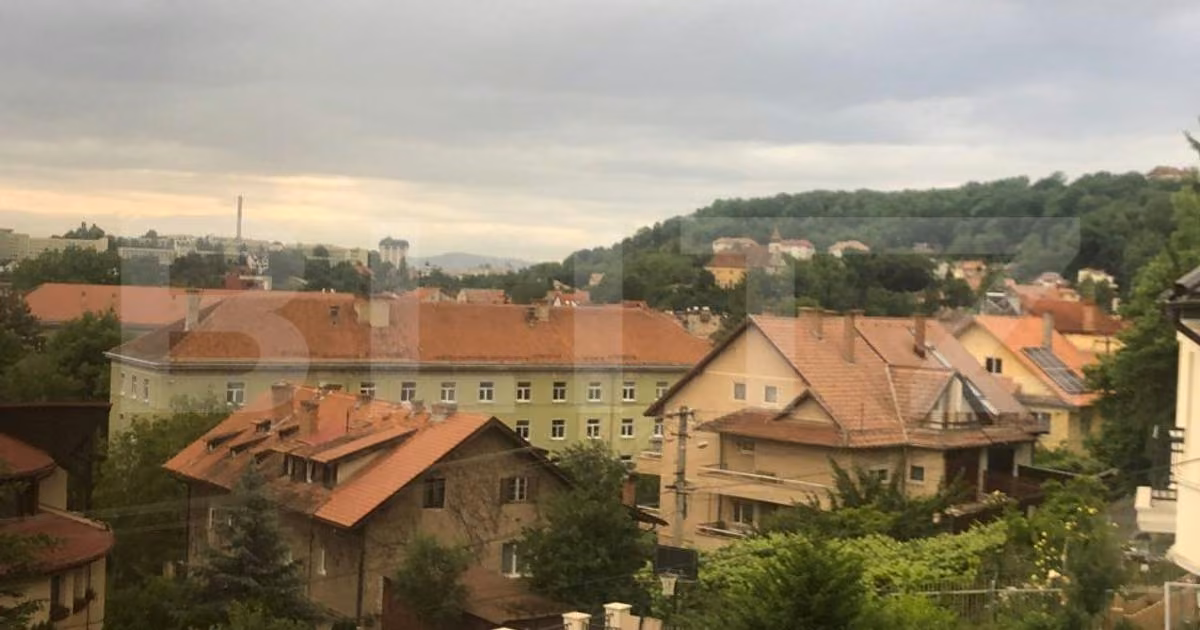 Casă individuală de vânzare cu 7 camere în zona Dealul Cetății, Brașov