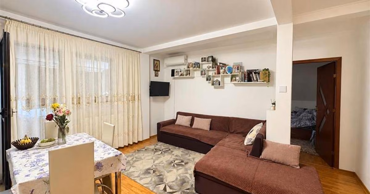 Apartament de vânzare cu 3 camere în zona Tătărași, Iași