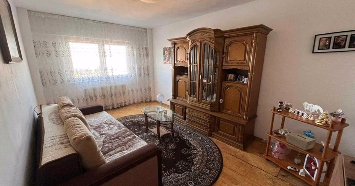 Apartament de vânzare cu 3 camere în zona Astra, Brașov