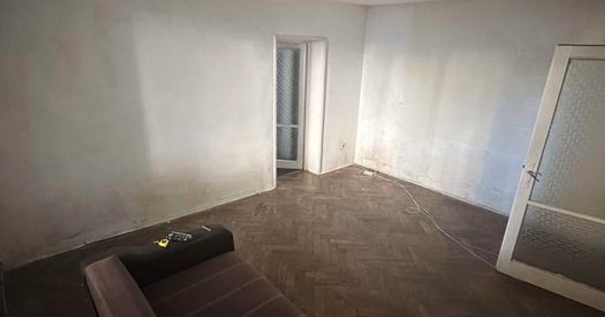 Apartament de vânzare cu 3 camere în zona Tractorul, Brașov