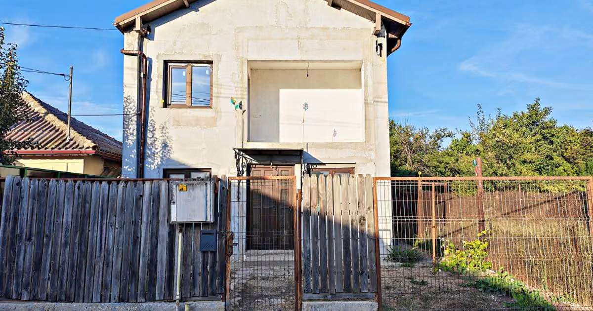 Casă individuală de vânzare cu 4 camere în Cumpăna