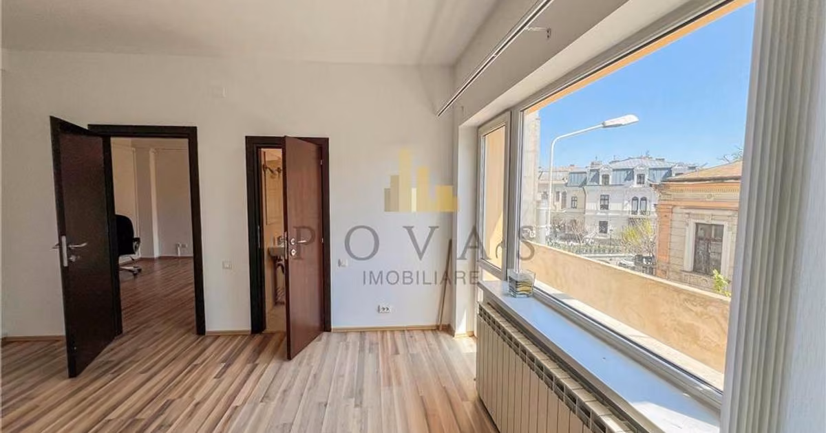 Apartament de vânzare cu 4 camere în zona Universitate, Ultracentral