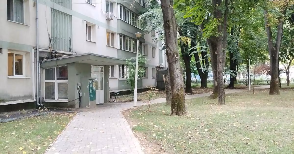 Apartament de vânzare cu 3 camere în zona Pajura, Sector 1