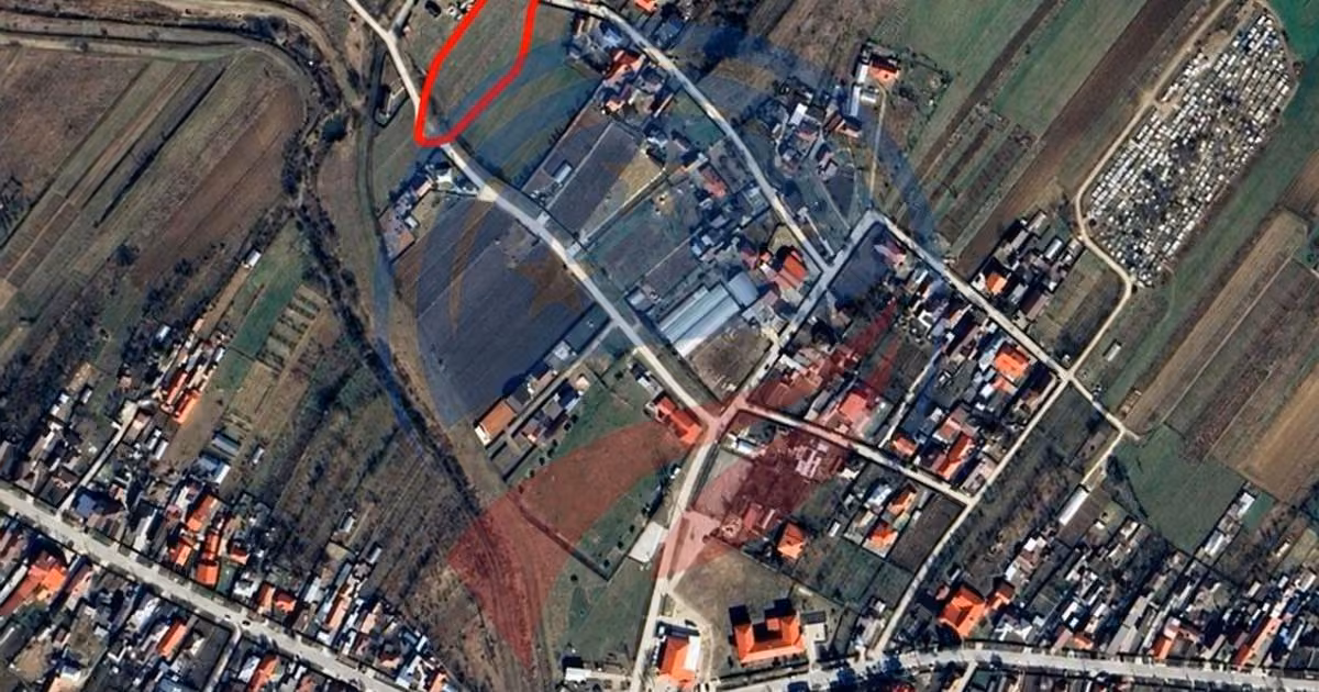 Teren Construcții intravilan de vânzare de 2100 mp, în Pielești