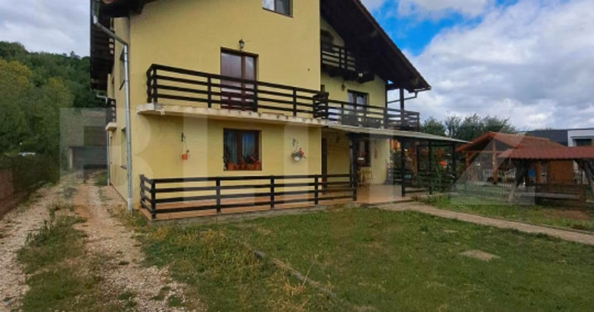 Casă individuală de vânzare cu 6 camere, mobilată în Zărnești