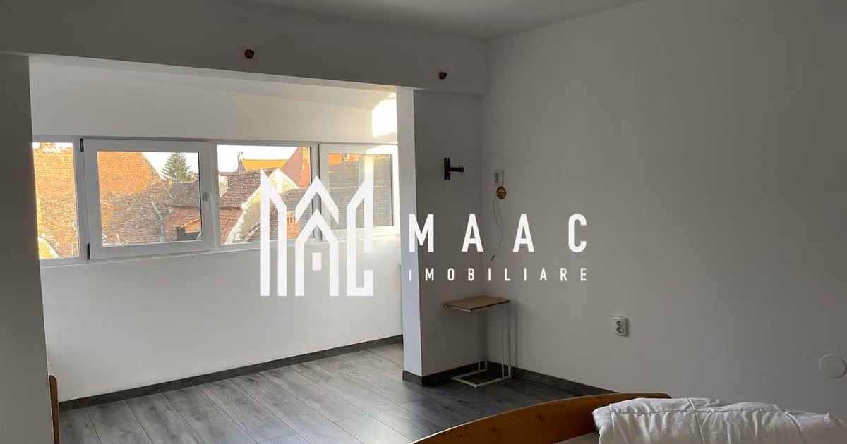 Casă individuală de vânzare cu 11 camere, mobilată în zona Central, Sibiu