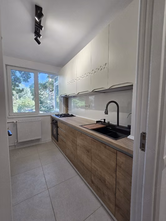 Apartament Titan - Balta Albă