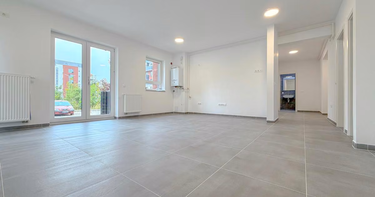Apartament de vânzare cu 3 camere în zona Avantgarden, Brașov