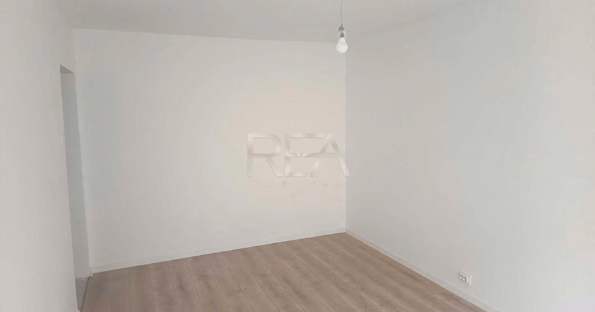 Apartament de vânzare cu 3 camere în zona Berceni, Sector 4