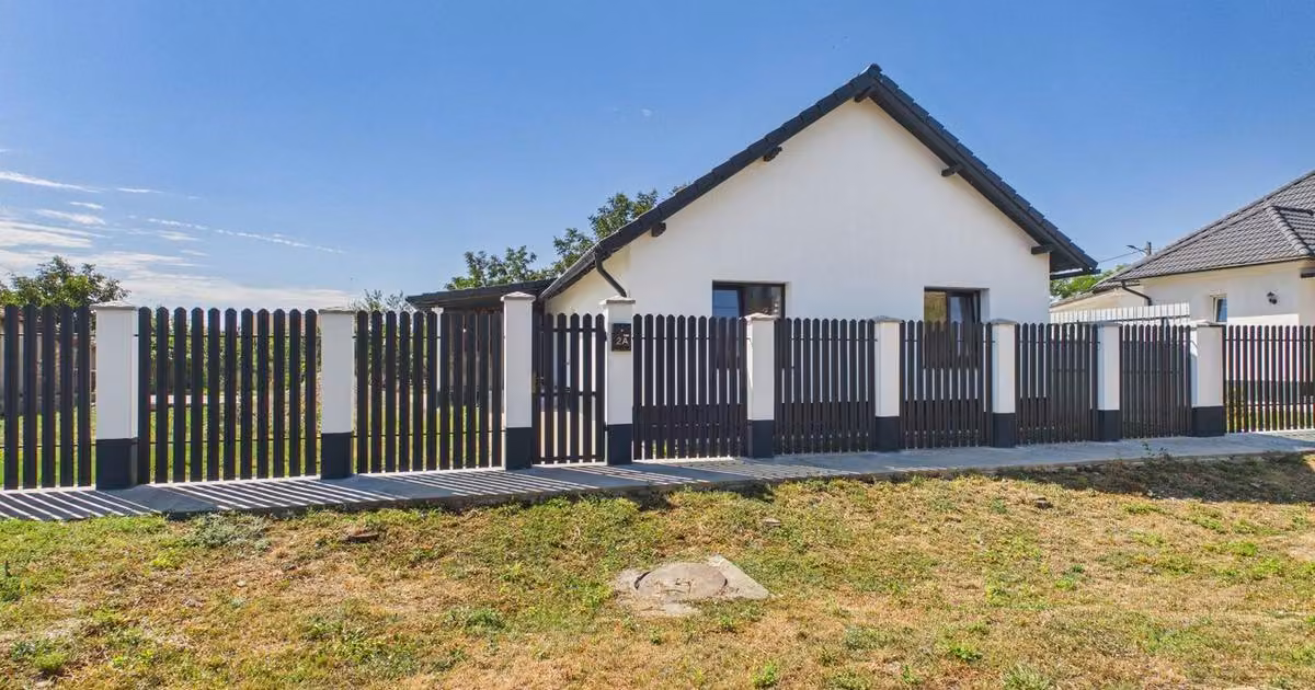 Casă individuală de vânzare cu 4 camere în Șimand