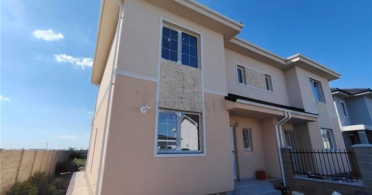 Duplex de vânzare cu 4 camere în Moșnița Veche