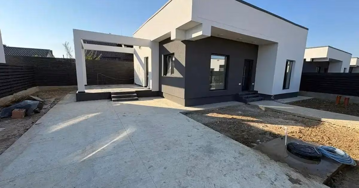 Casă de vânzare cu 4 camere în Afumați